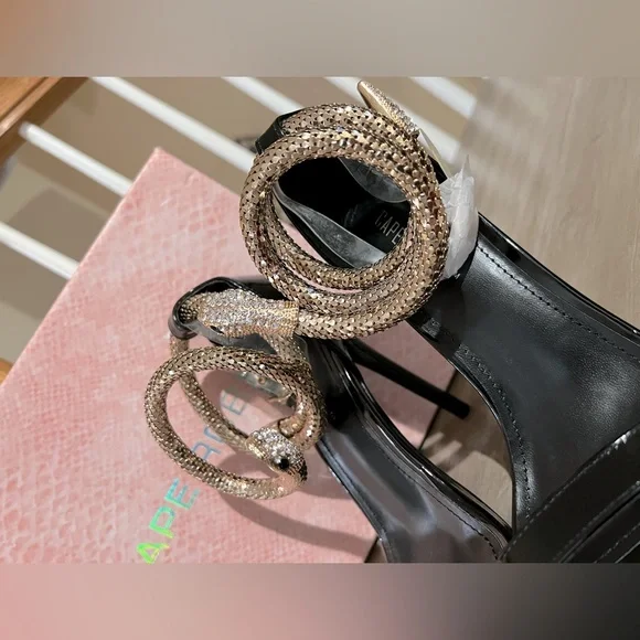 New Cape Robbin Black and Gold Women's Heels - Picture 2 of 8